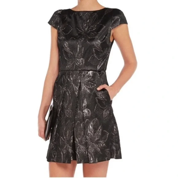 Alice + Olivia Trudy Dress Metallic Shimmer Fit & flare 6 Cocktail Party - Picture 3 of 9